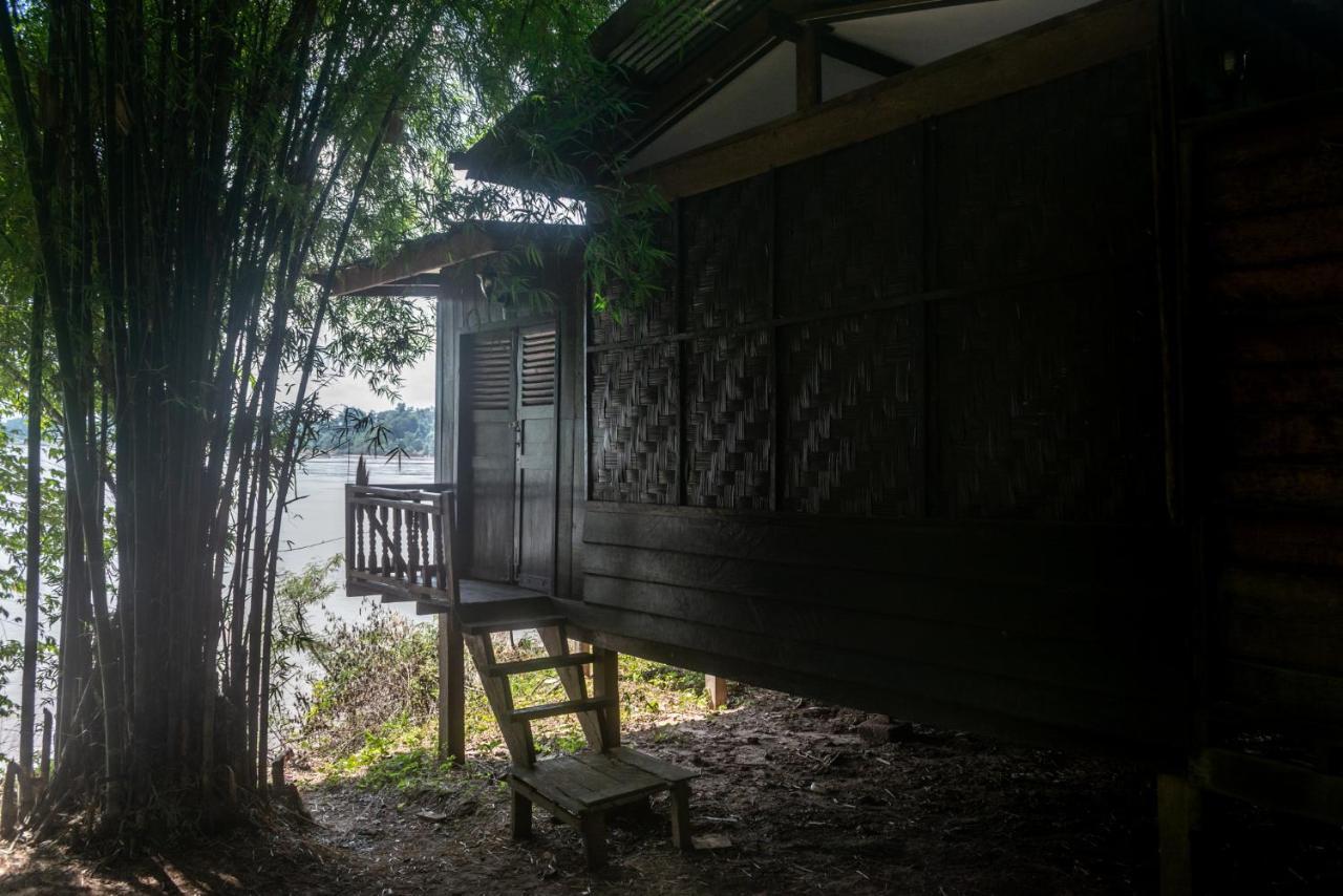 Pomelo Restaurant And Guesthouse - Fishermen & Tammarine Cottages Riverfront - Experience Nature, Culture And Adventure & Tailor-Made Tour Ban Khon Exteriér fotografie