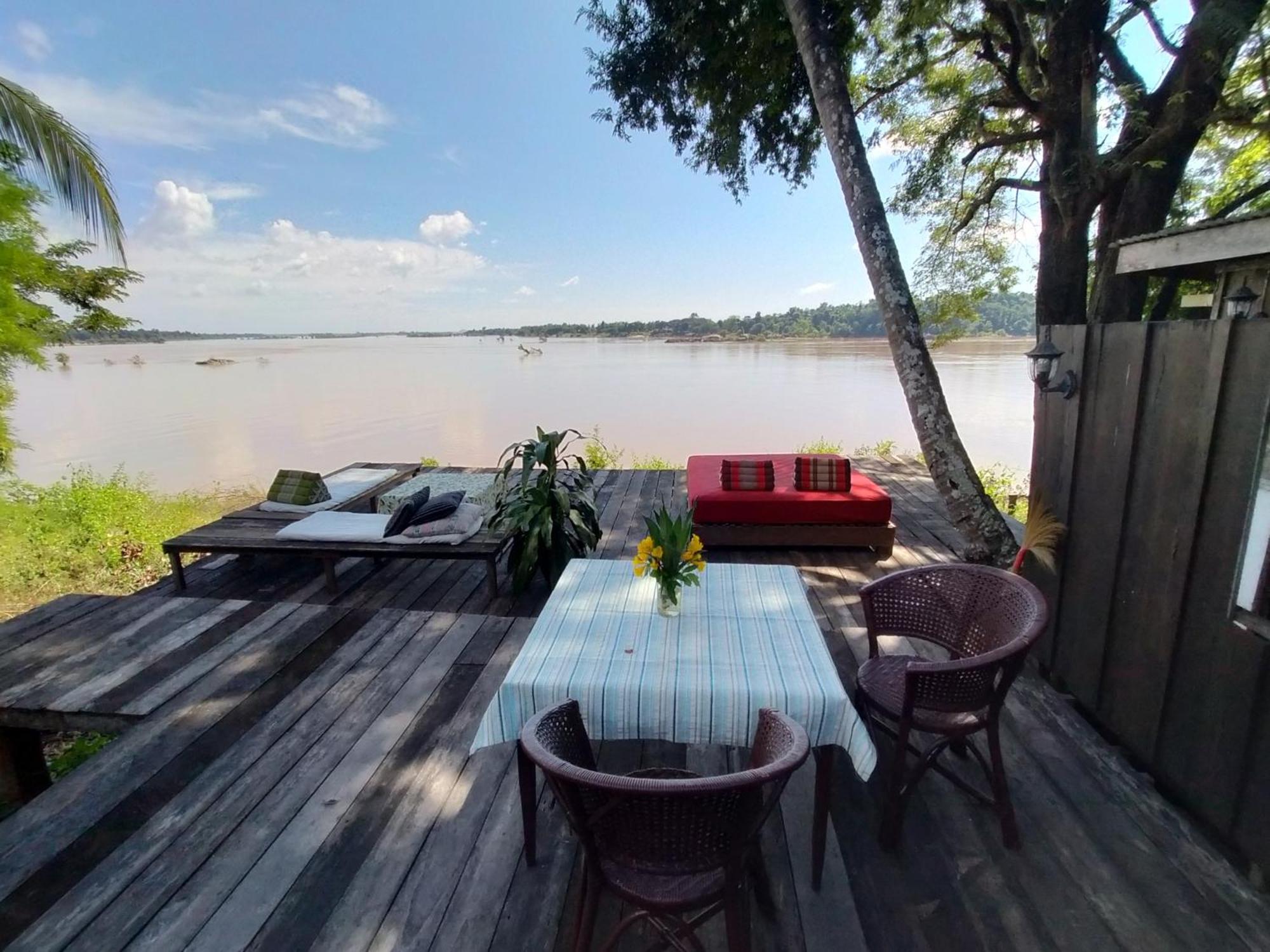 Pomelo Restaurant And Guesthouse - Fishermen & Tammarine Cottages Riverfront - Experience Nature, Culture And Adventure & Tailor-Made Tour Ban Khon Exteriér fotografie