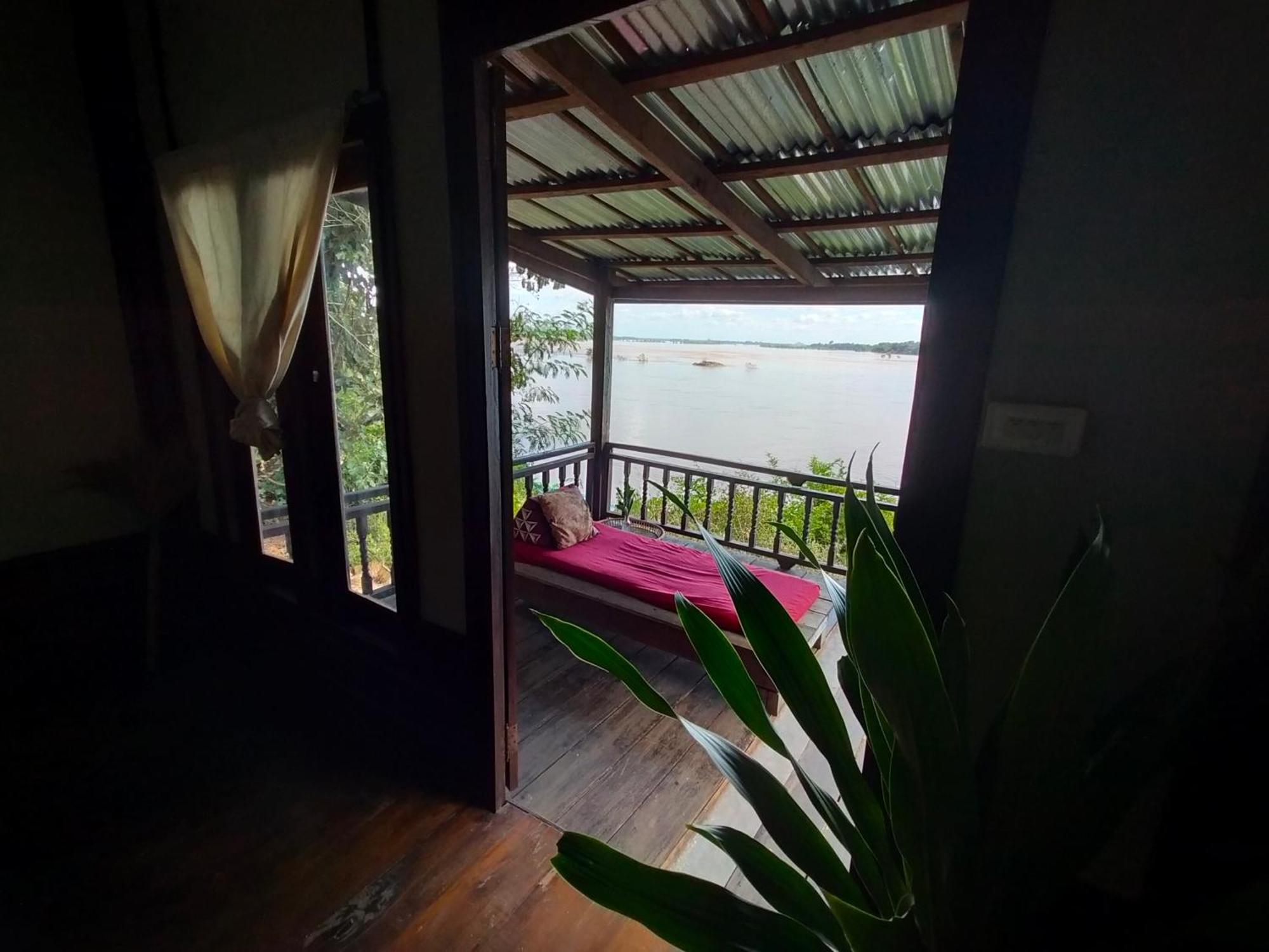 Pomelo Restaurant And Guesthouse - Fishermen & Tammarine Cottages Riverfront - Experience Nature, Culture And Adventure & Tailor-Made Tour Ban Khon Exteriér fotografie